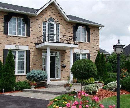 ナイアガラオンザレイク In Elegance Bed & Breakfast エクステリア 写真